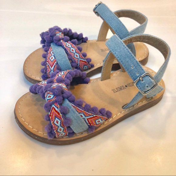 tucker and tate sandals